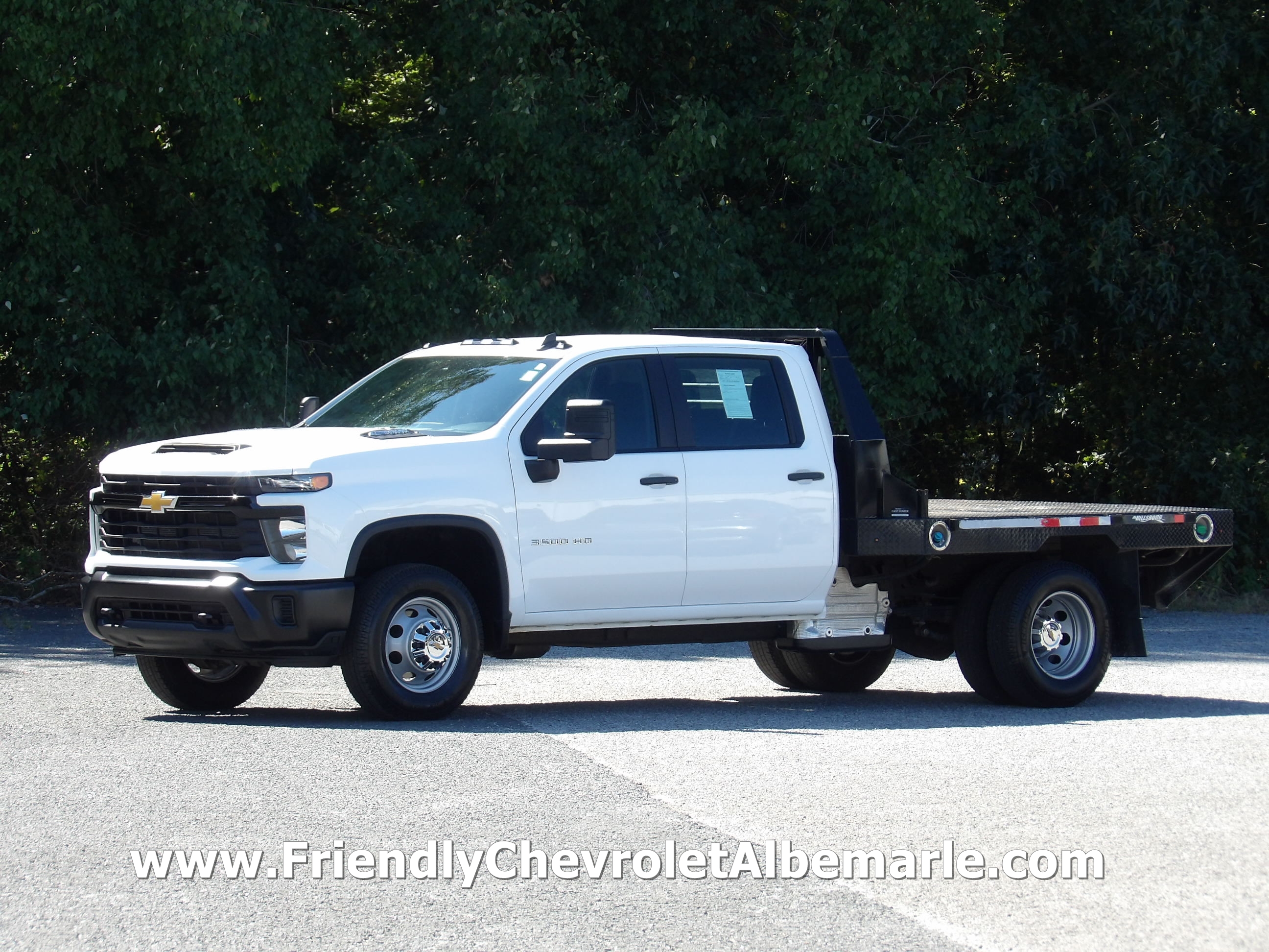 Used 2025 Chevrolet Silverado 3500 4x4 Crew Cab W/T image 1
