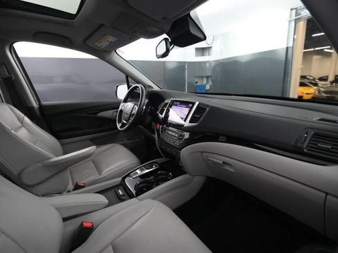 Used 2017 Honda Pilot Touring image 57