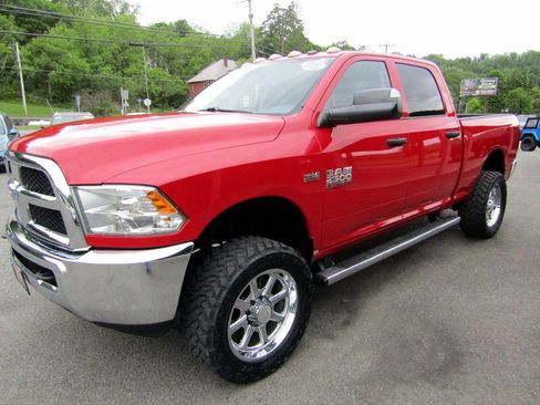 Used 2015 RAM 2500 4x4 Crew Cab Tradesman image 4