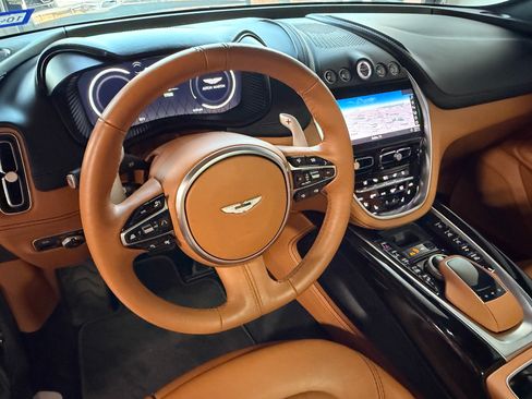 Used 2021 Aston Martin DBX AWD/4WD image 28