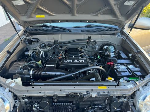 Used 2005 Toyota Sequoia SR5 image 37