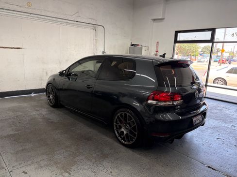 Used 2010 Volkswagen GTI 2-Door FWD image 5