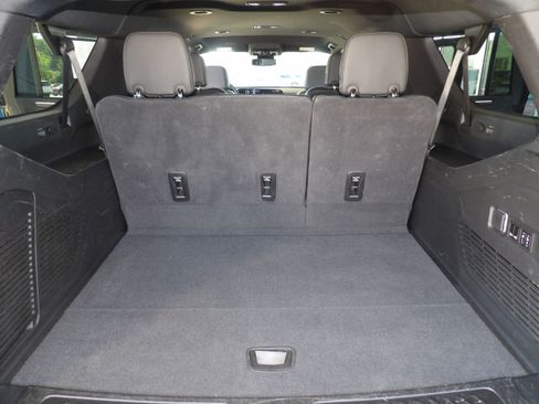 Used 2026 Chevrolet Suburban 4WD LT image 22