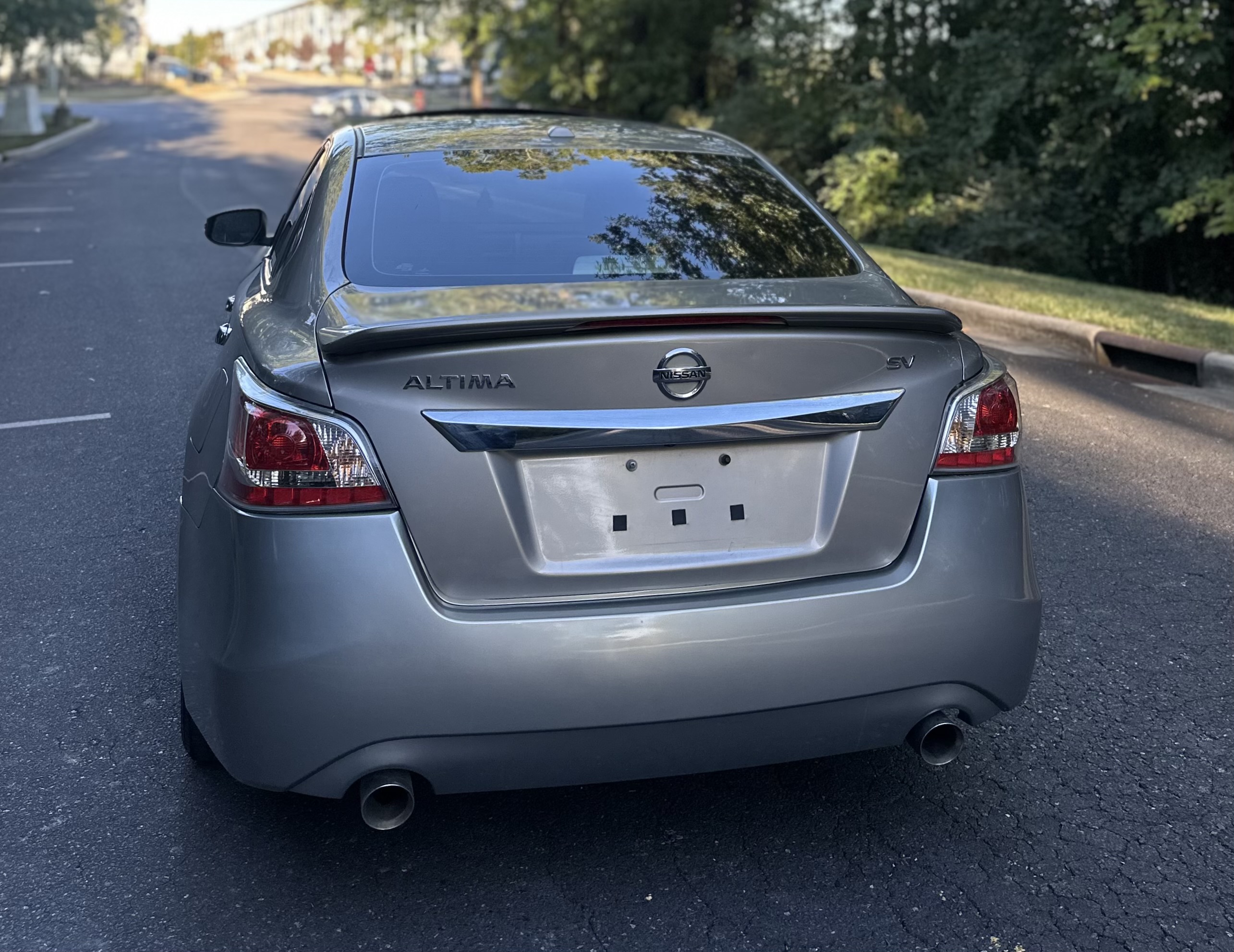 Used 2015 Nissan Altima SV FWD image 8
