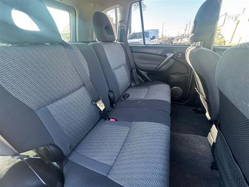 Used 2005 Toyota RAV4 image 15