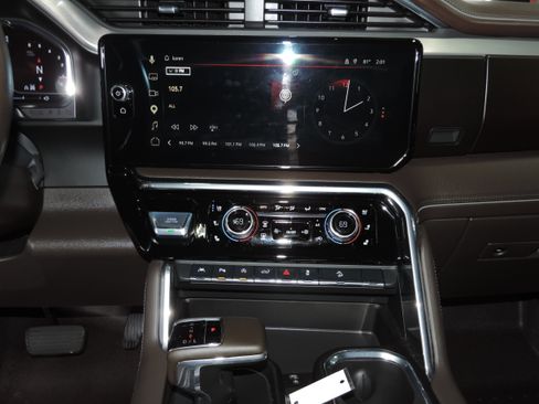 Used 2025 GMC Sierra 1500 4x4 Crew Cab Denali image 45