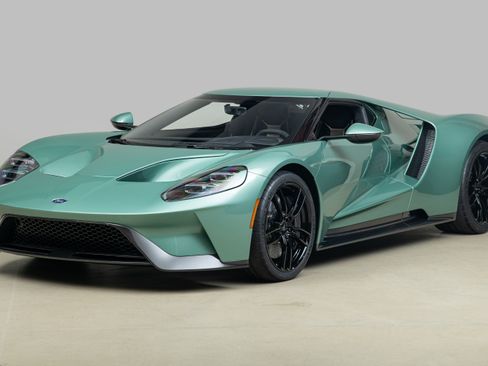 Used 2022 Ford GT RWD image 2