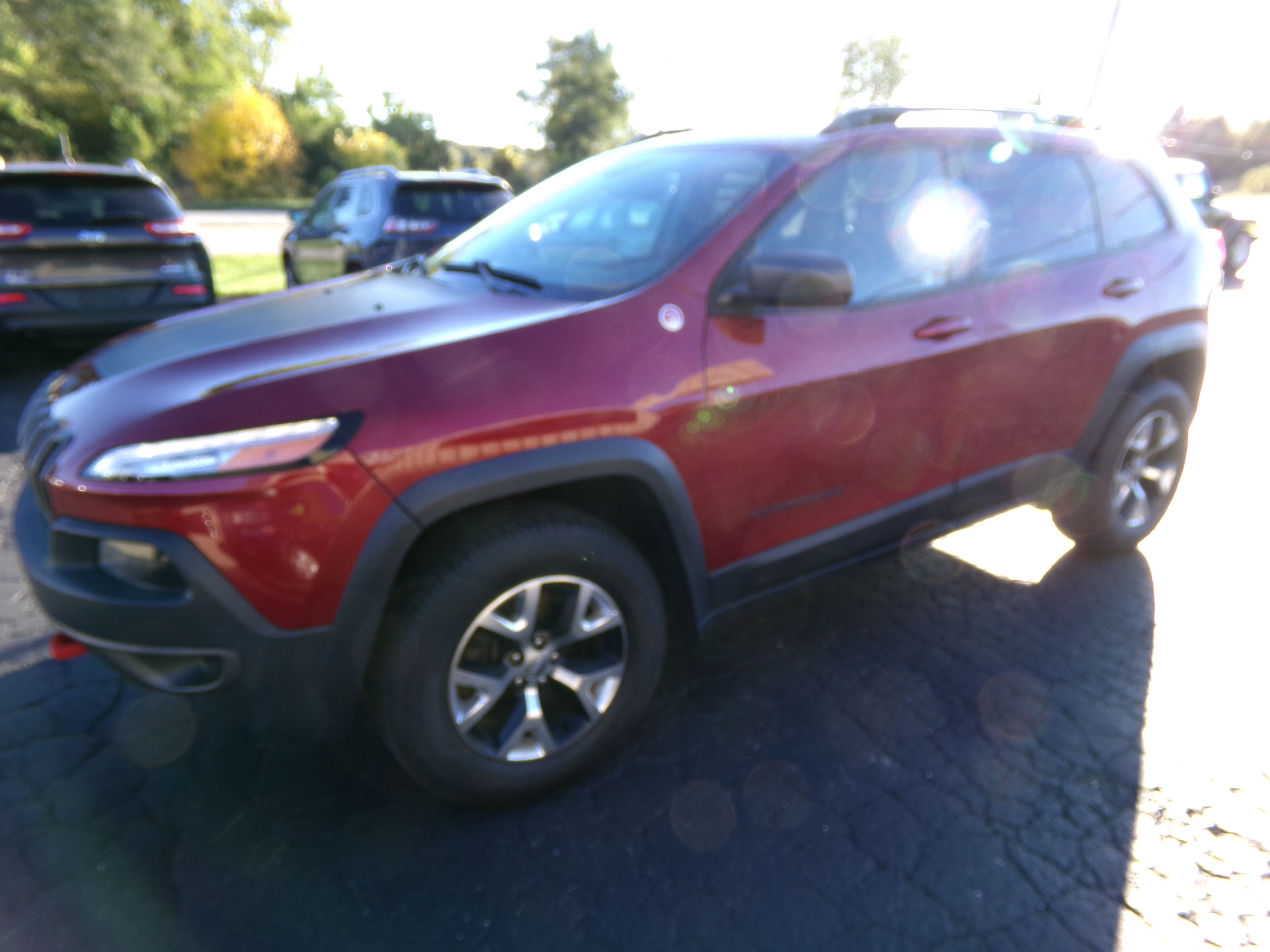 Used 2016 Jeep Cherokee 4WD Trailhawk image 1