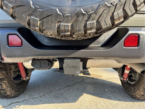 Used 2023 Jeep Wrangler Unlimited Rubicon image 14