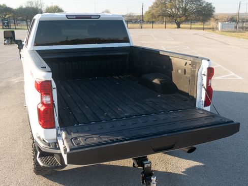 Used 2022 Chevrolet Silverado 2500 LT image 32