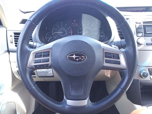Used 2012 Subaru Outback 2.5i Premium AWD/4WD image 26