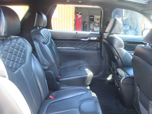 Used 2021 Hyundai Palisade Calligraphy image 11