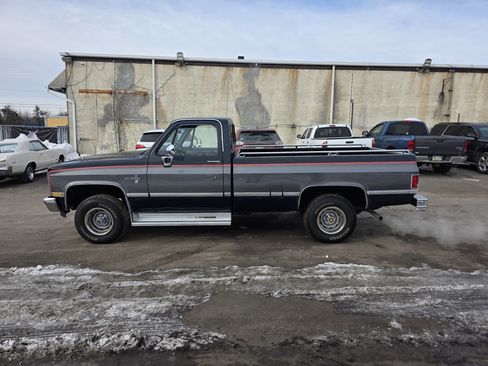 Used 1987 Chevrolet C/K Truck 1500 image 8