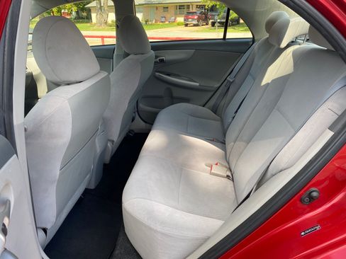 Used 2010 Toyota Corolla LE image 8