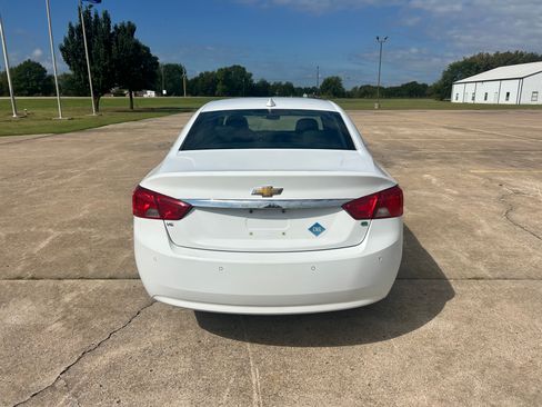 Used 2015 Chevrolet Impala LT image 6