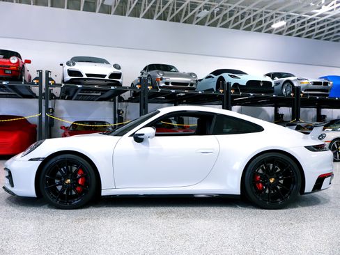 Used 2024 Porsche 911 Carrera 4S image 5