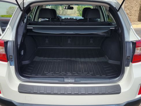 Used 2015 Subaru Outback 2.5i Limited image 11