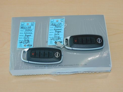 Used 2026 Nissan Rogue SV image 31