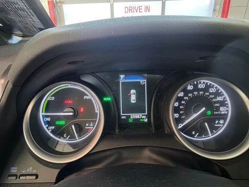 Used 2023 Toyota Camry LE image 29