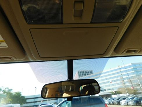 Used 2019 Nissan Frontier SV image 16