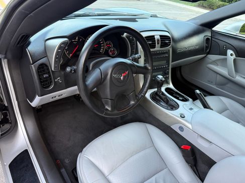 Used 2005 Chevrolet Corvette Coupe RWD image 71