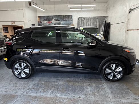 Used 2022 Chevrolet Bolt EUV LT FWD image 10