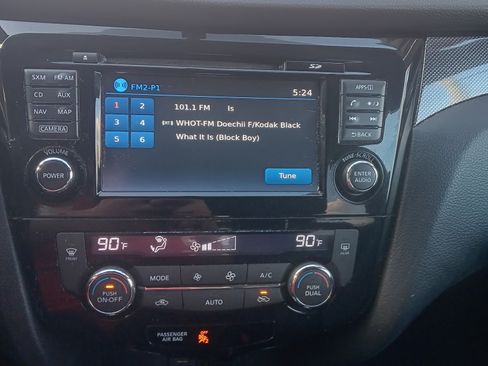 Used 2015 Nissan Rogue SV image 19