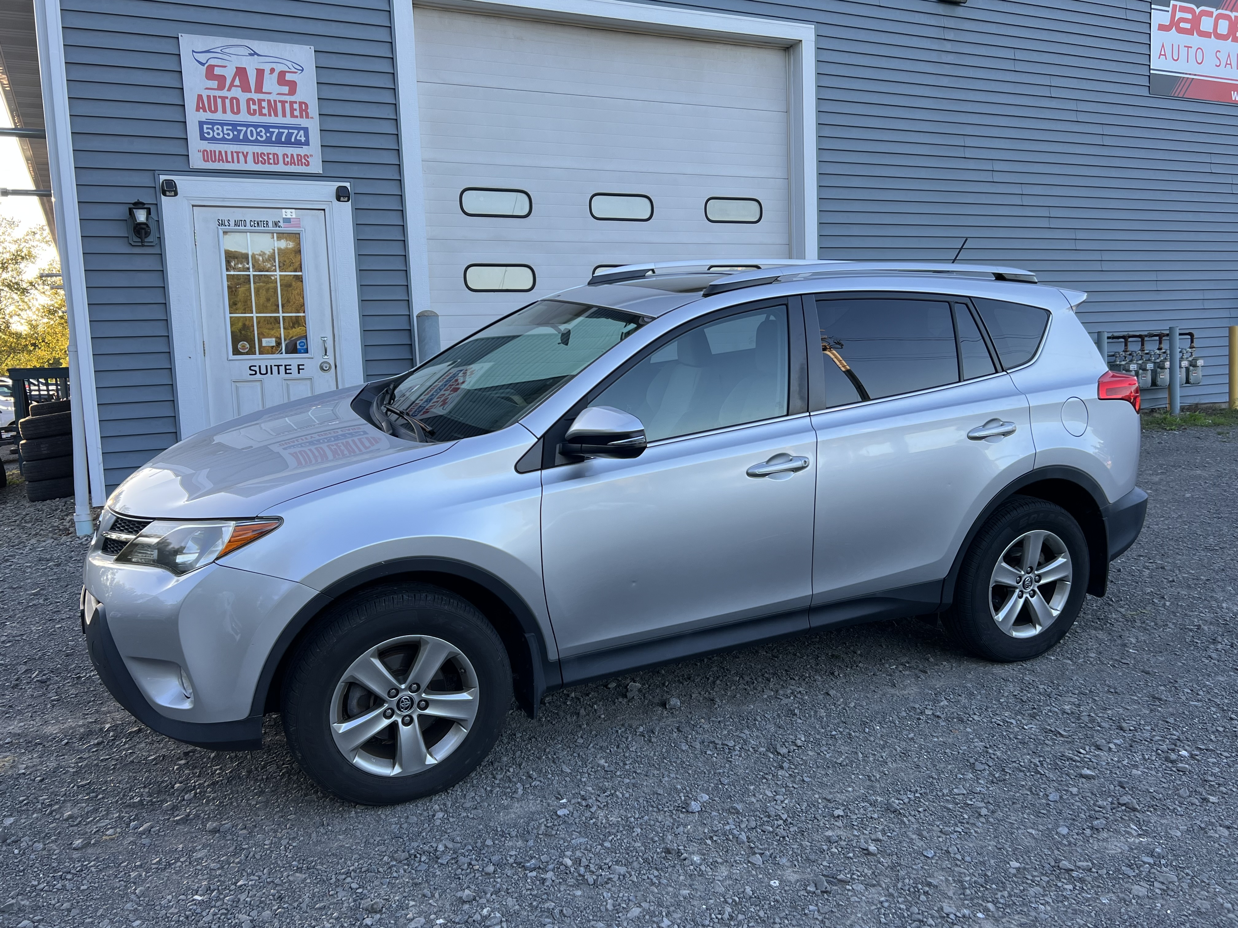 Used 2015 Toyota RAV4 AWD XLE image 1
