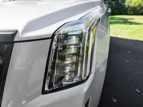Used 2016 Cadillac Escalade Platinum image 12