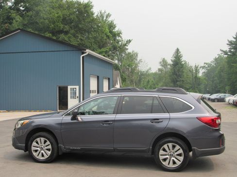Used 2015 Subaru Outback 2.5i Premium AWD/4WD image 4