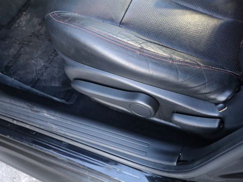 Used 2011 Nissan Juke SL image 17