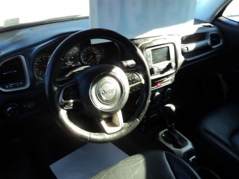 Used 2016 Jeep Renegade Limited image 6