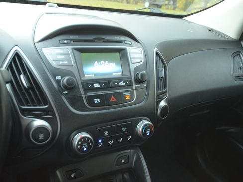 Used 2014 Hyundai Tucson SE image 14