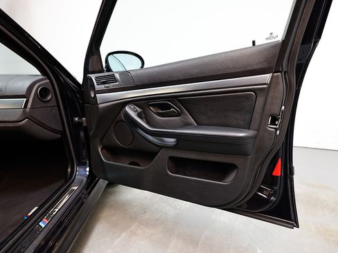 Used 2003 BMW M5 RWD image 16