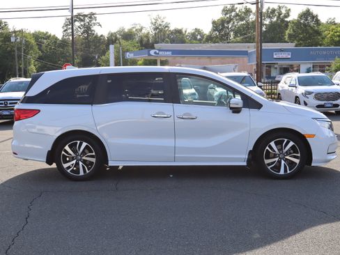 Used 2023 Honda Odyssey Touring image 9