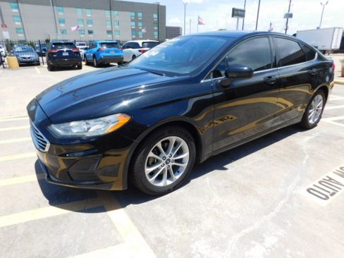 Used 2019 Ford Fusion SE FWD image 4