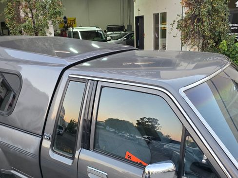 Used 1988 Toyota Pickup Deluxe image 33