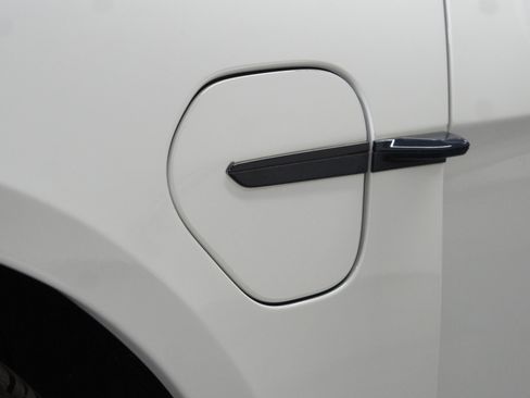 Used 2020 Porsche Taycan Turbo image 25