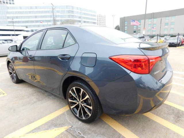 Used 2017 Toyota Corolla SE Sedan FWD image 5