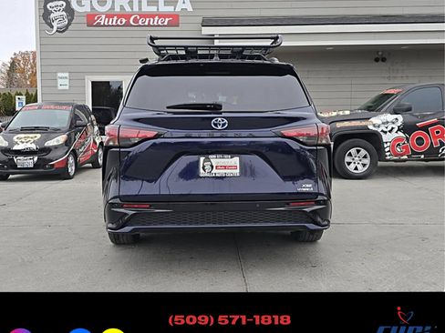 Used 2022 Toyota Sienna XSE image 6