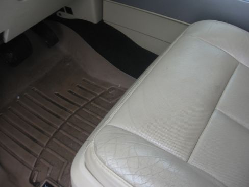 Used 2015 Ford Expedition XLT image 9