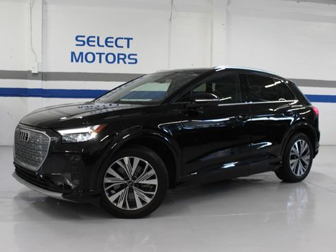 Used 2023 Audi Q4 e-tron Premium RWD image 2