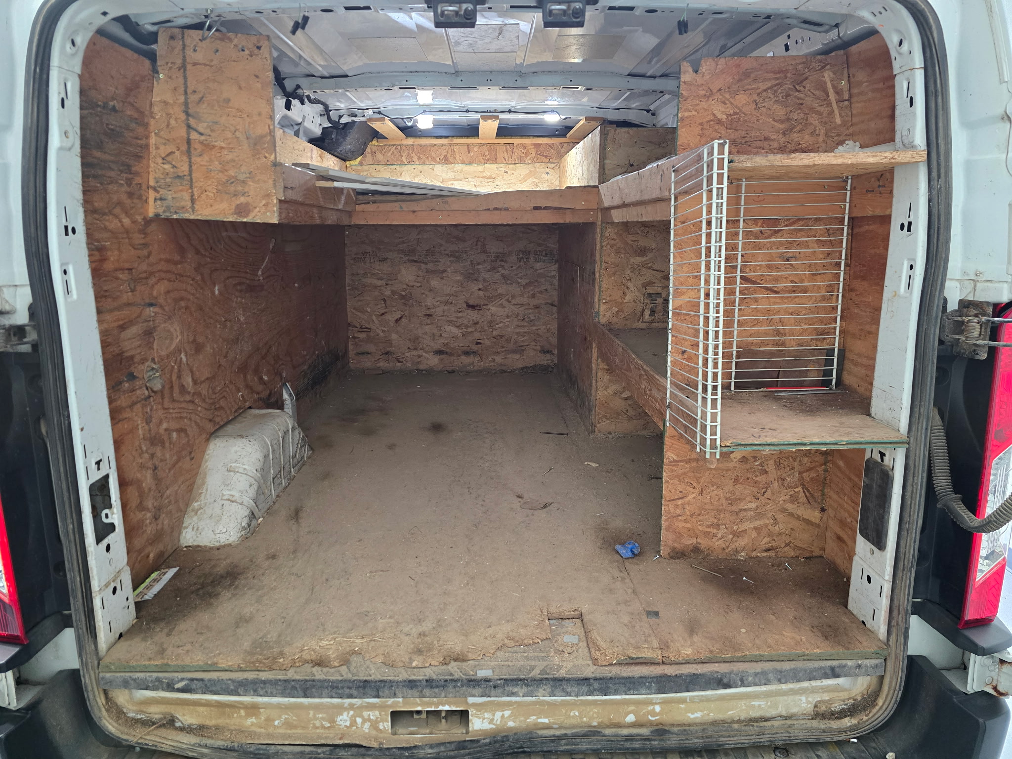 Used 2019 Ford Transit 250 130 Low Roof RWD image 14