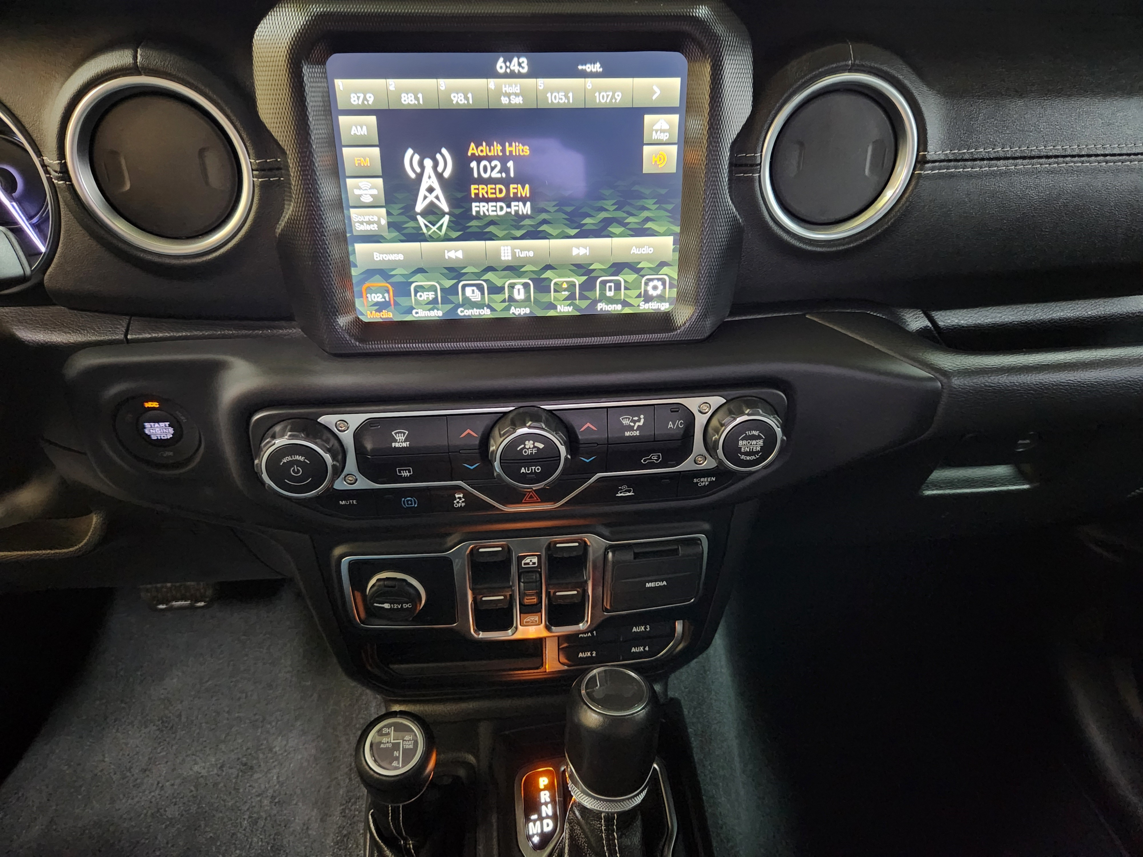 Used 2023 Jeep Wrangler 4WD Unlimited Sahara 4xe image 25