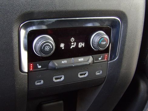 Used 2023 Chevrolet Tahoe 2WD Premier image 23
