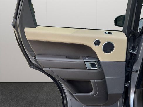 Used 2020 Land Rover Range Rover Sport SE image 42