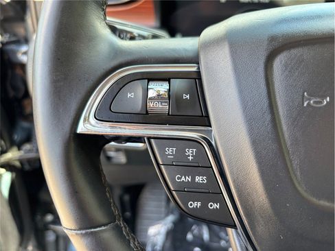 Used 2021 Lincoln Nautilus Reserve image 27