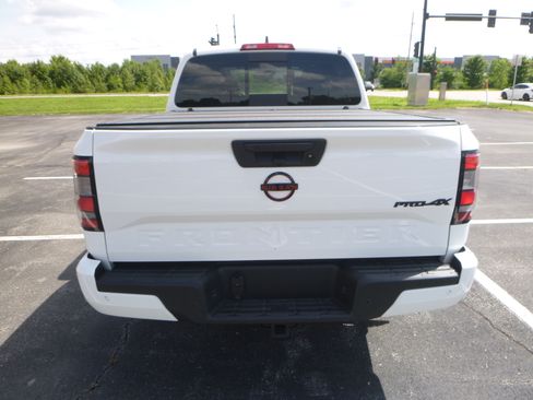 Used 2024 Nissan Frontier 4x4 Crew Cab image 7