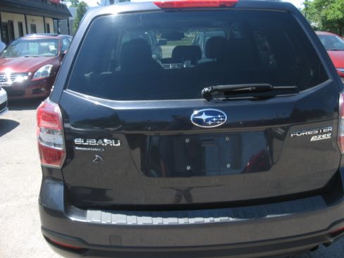 Used 2016 Subaru Forester 2.5i Premium AWD/4WD image 5