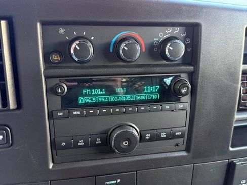 Used 2024 Chevrolet Express 2500 image 21